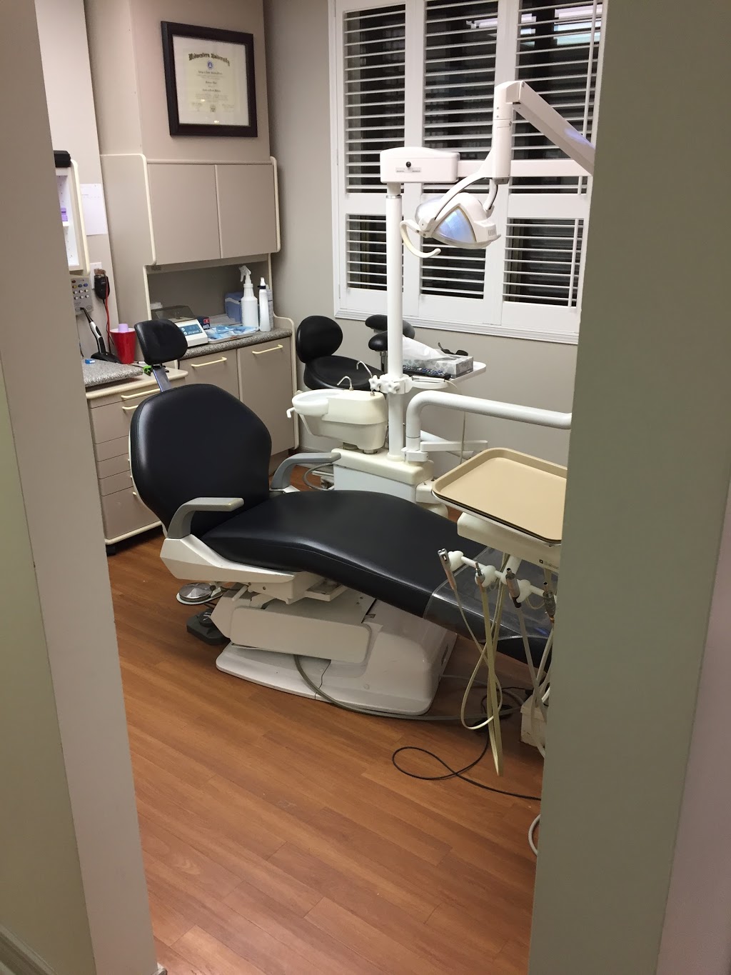 Emergency Dental Care Centre | 5080B Dundas St W, Etobicoke, ON M9A 1C2, Canada | Phone: (647) 830-4899