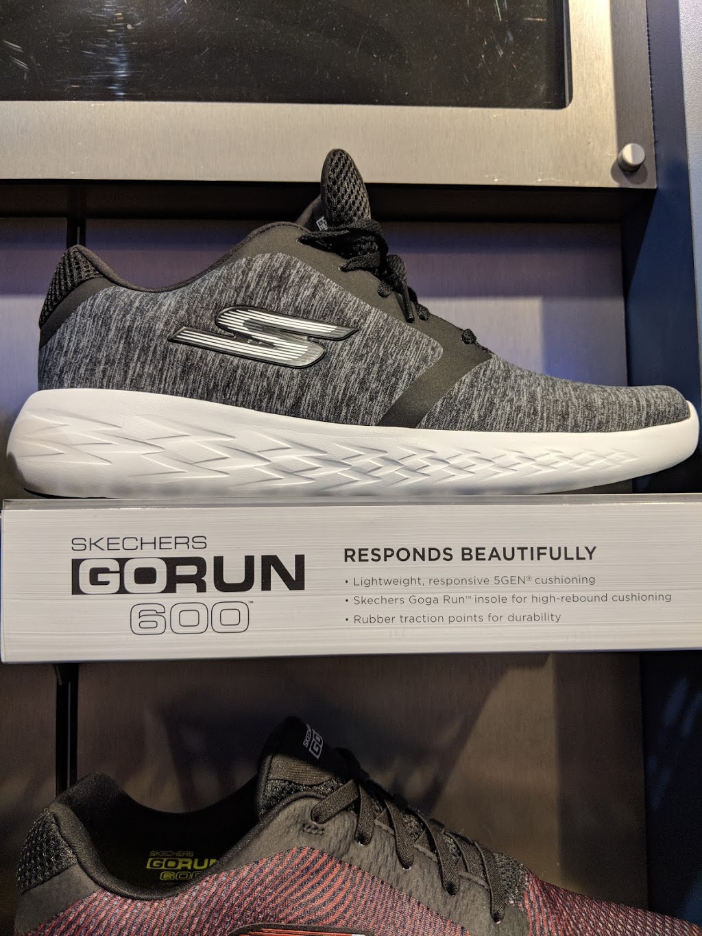 SKECHERS Retail | 300 Borough Dr #90, Scarborough, ON M1P 4P5, Canada | Phone: (416) 290-1113