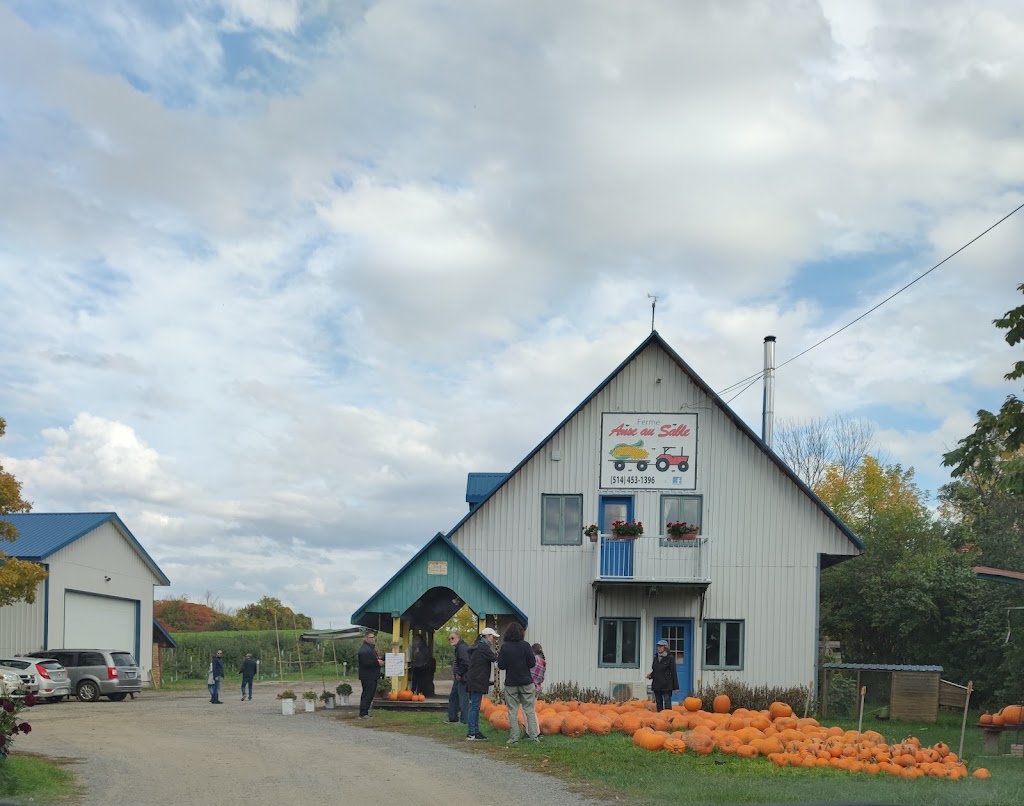 Ferme Anse au Sable | 2565 Bd Perrot, Notre-Dame-de-lÎle-Perrot, QC J7V 8P4, Canada | Phone: (514) 453-1396