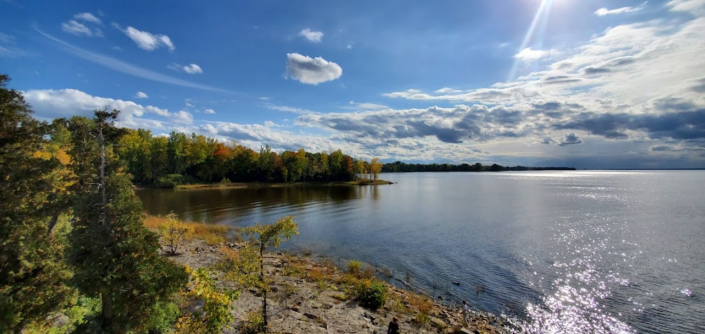 Chalet daccueil du parc-nature du Bois-de-lÎle-Bizard | 5 Pl. des Cageux, LÎle-Bizard—Sainte-Geneviève, QC H9C 2Z1, Canada | Phone: (514) 280-8517