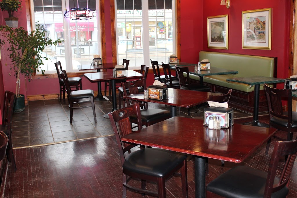 Dominion Hotel Pub | 113 Main St, Minden, ON K0M 2K0, Canada | Phone: (705) 286-6954