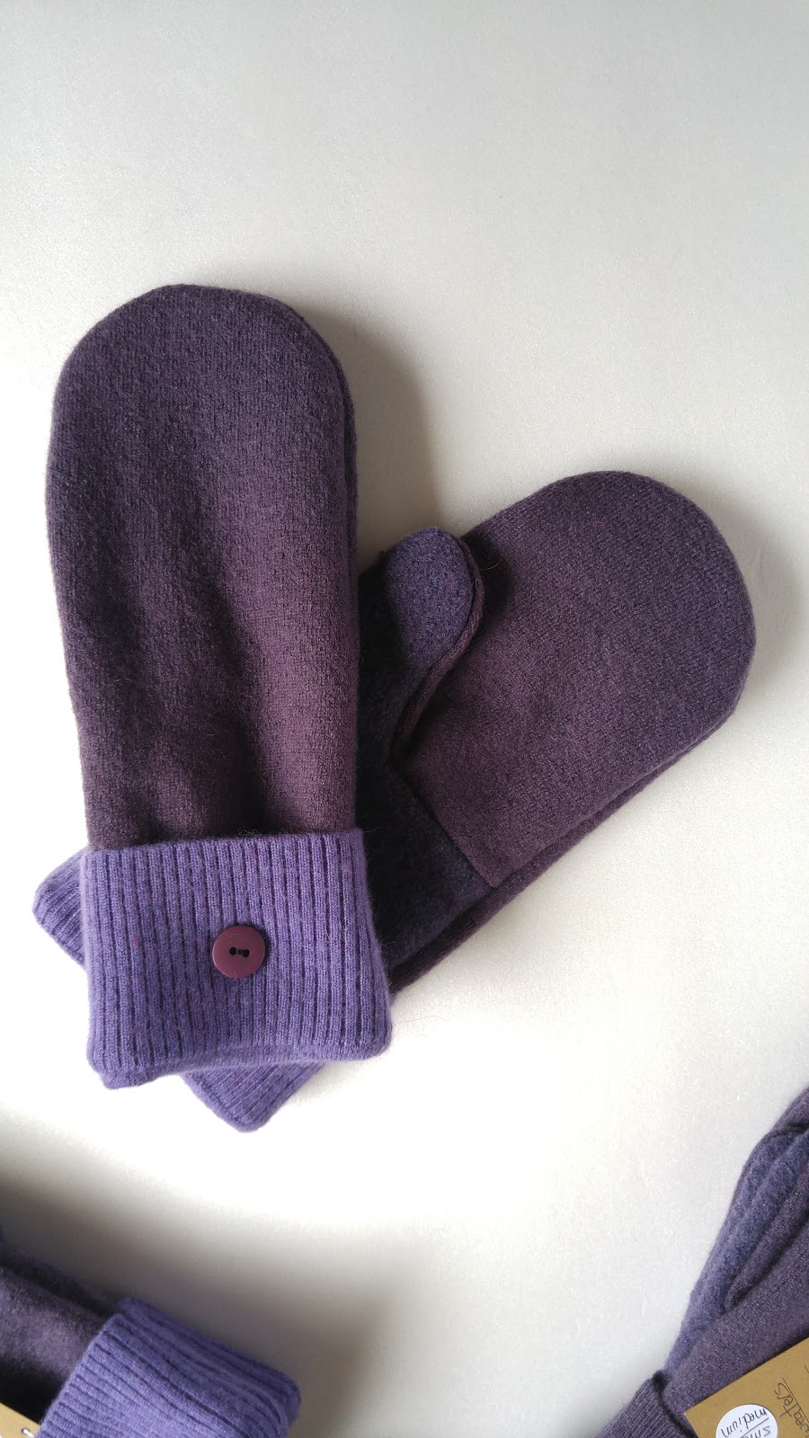 Cozy Mitts by Lorraine | 9910 Morning Glory Rd, Pefferlaw, ON L0E 1N0, Canada | Phone: (416) 708-4247