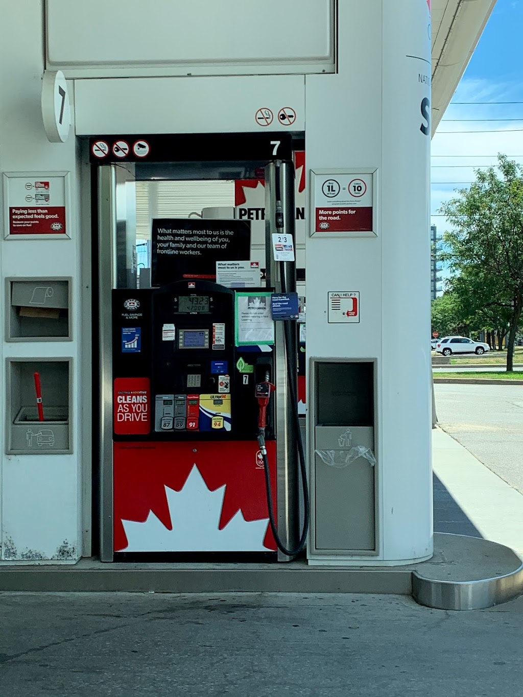 Petro-Canada | 3351 Bayview Ave, North York, ON M2K 1G5, Canada | Phone: (416) 227-9370