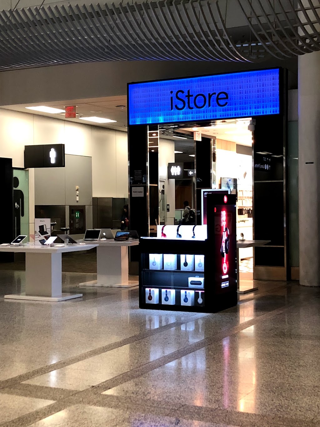 iStore | 6301 Silver Dart Dr, Mississauga, ON L5P 1B2, Canada | Phone: (905) 671-3606