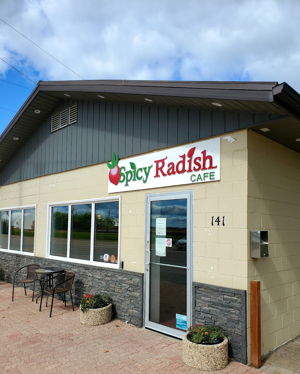 Spicy Radish Cafe | 141 Railway Ave, Whitemouth, MB R0E 2G0, Canada | Phone: (204) 348-7504