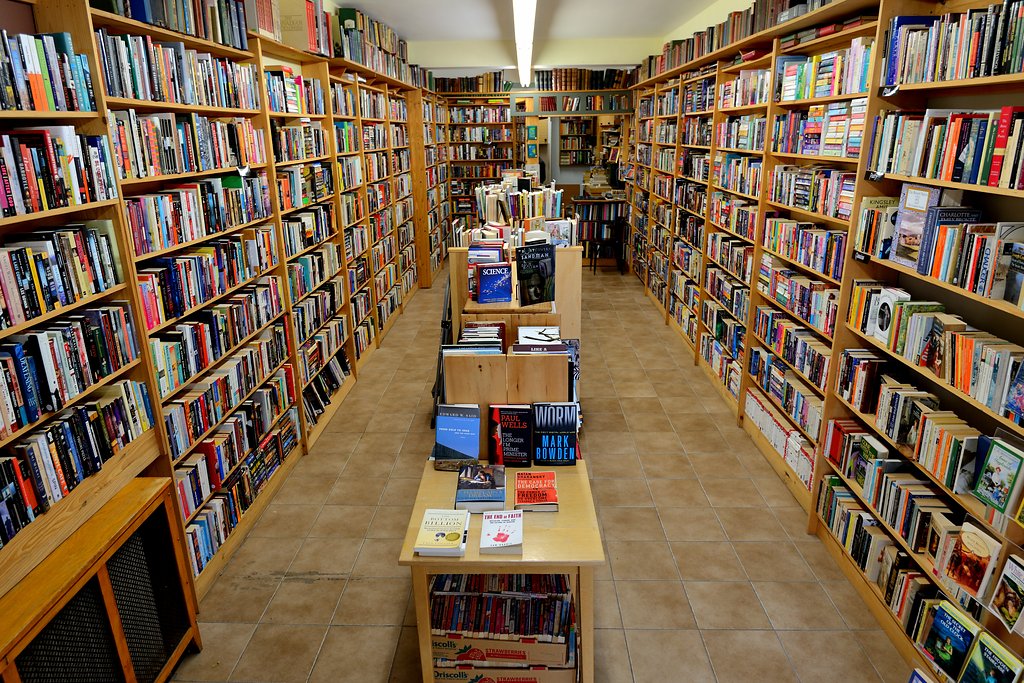 Cliffside Village Books | 2404 Kingston Rd, Scarborough, ON M1N 1V2, Canada | Phone: (647) 827-9199