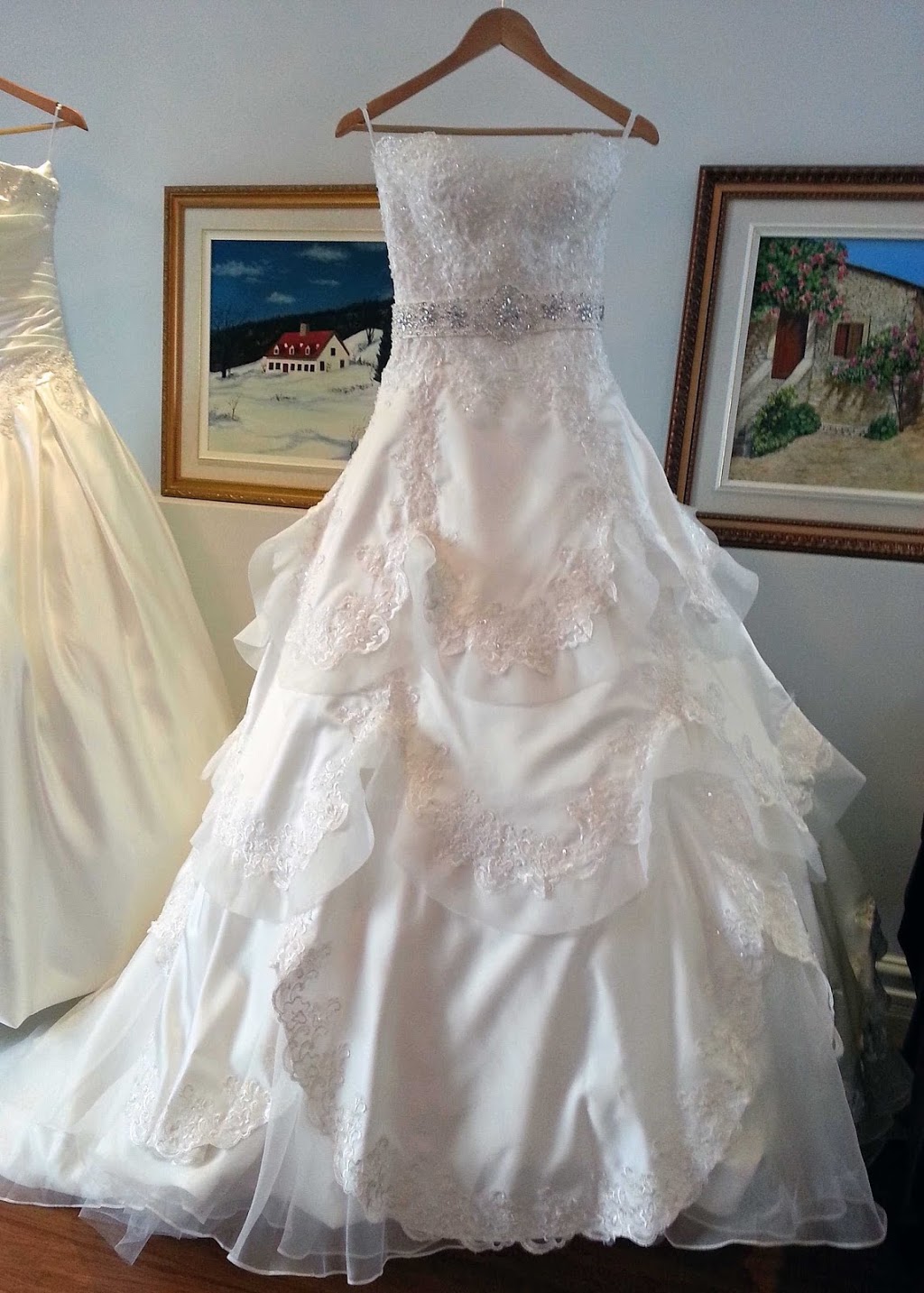 Crystal Wedding Dress | 2942 Rue des Érables, Sainte-Marthe-sur-le-Lac, QC J0N 1P0, Canada | Phone: (438) 792-4862