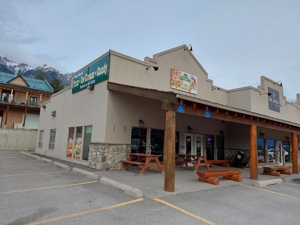 Fairmont Pizza & Icecream Parlor | 4992 Fairmont Frontage Rd #1, Fairmont Hot Springs, BC V0B 1L1, Canada | Phone: (250) 345-6233