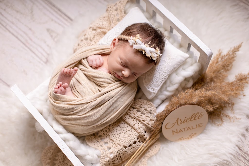 Daniela Wall Newborn Photography | 93 Parkhill Cres, Steinbach, MB R5G 0Z4, Canada | Phone: (431) 205-1506