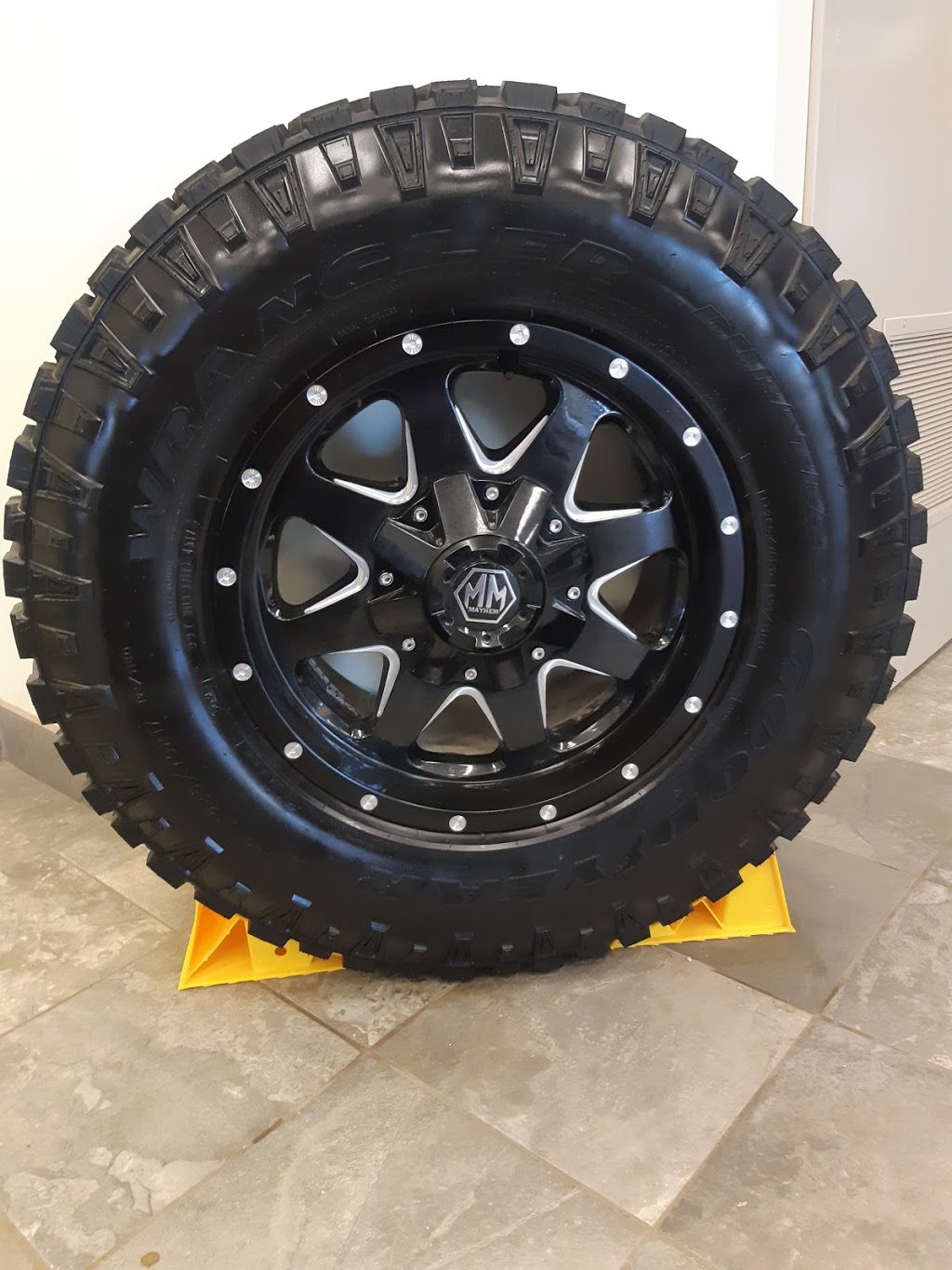 Fountain Tire | 1518 Regina Avenue N.W, Weyburn, SK S4H 0A7, Canada | Phone: (306) 842-4601