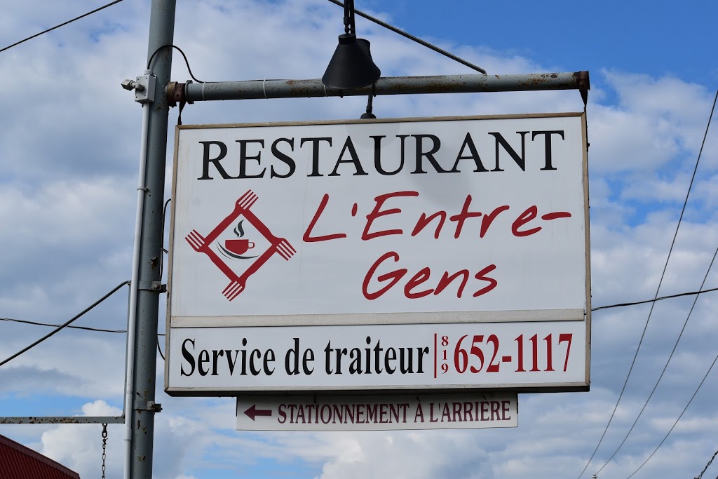 Restaurant LEntre-Gens | 586 QC-108, Stornoway, QC G0Y 1N0, Canada | Phone: (819) 652-1117