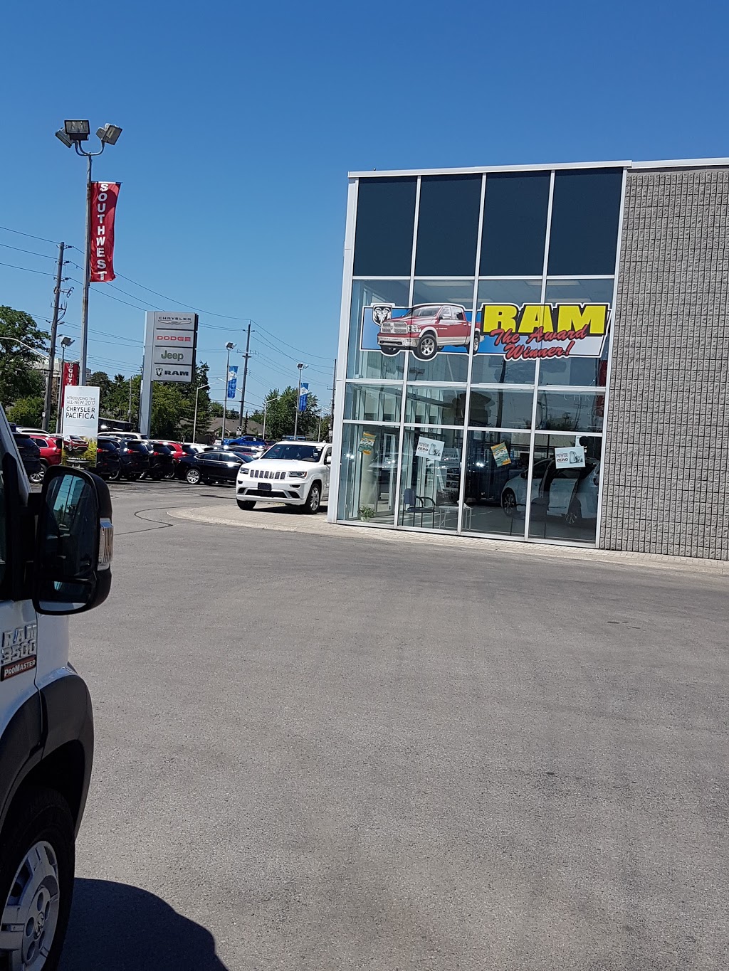 South West Chrysler Dodge Jeep | 658 Wharncliffe Rd S #2, London, ON N6J 2N4, Canada | Phone: (519) 649-2121