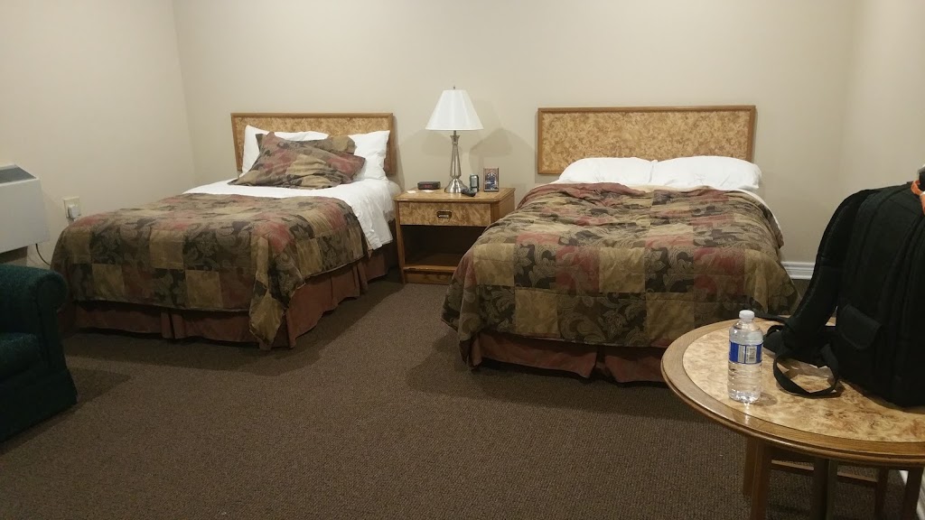 Barons Motor Inn | 10451 ON-7, Carleton Place, ON K7C 2N4, Canada | Phone: (613) 257-4002