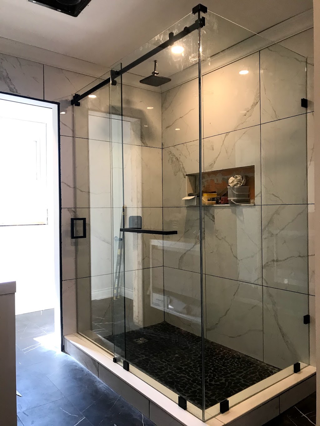 Frameless Shower Glass Doors And Enclosures | 234 Schreyer Crescent, Milton, ON L9T 7B5, Canada | Phone: (416) 579-3377