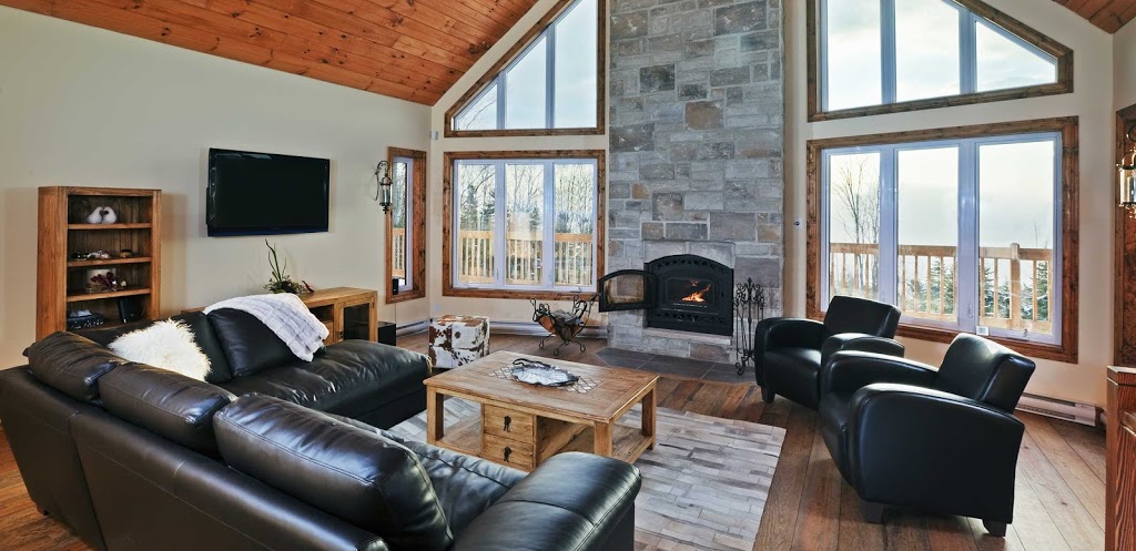 Chalet Coeur de bois | 9 Chemin de lEscarpement, Petite-Rivière-Saint-François, QC G0A 2L0, Canada | Phone: (514) 604-8889