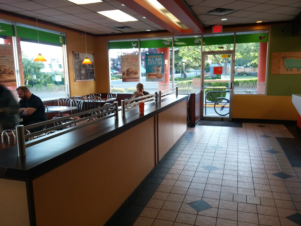 A&W Canada | 3667 Shelbourne St, Victoria, BC V8P 4H1, Canada | Phone: (250) 477-1996