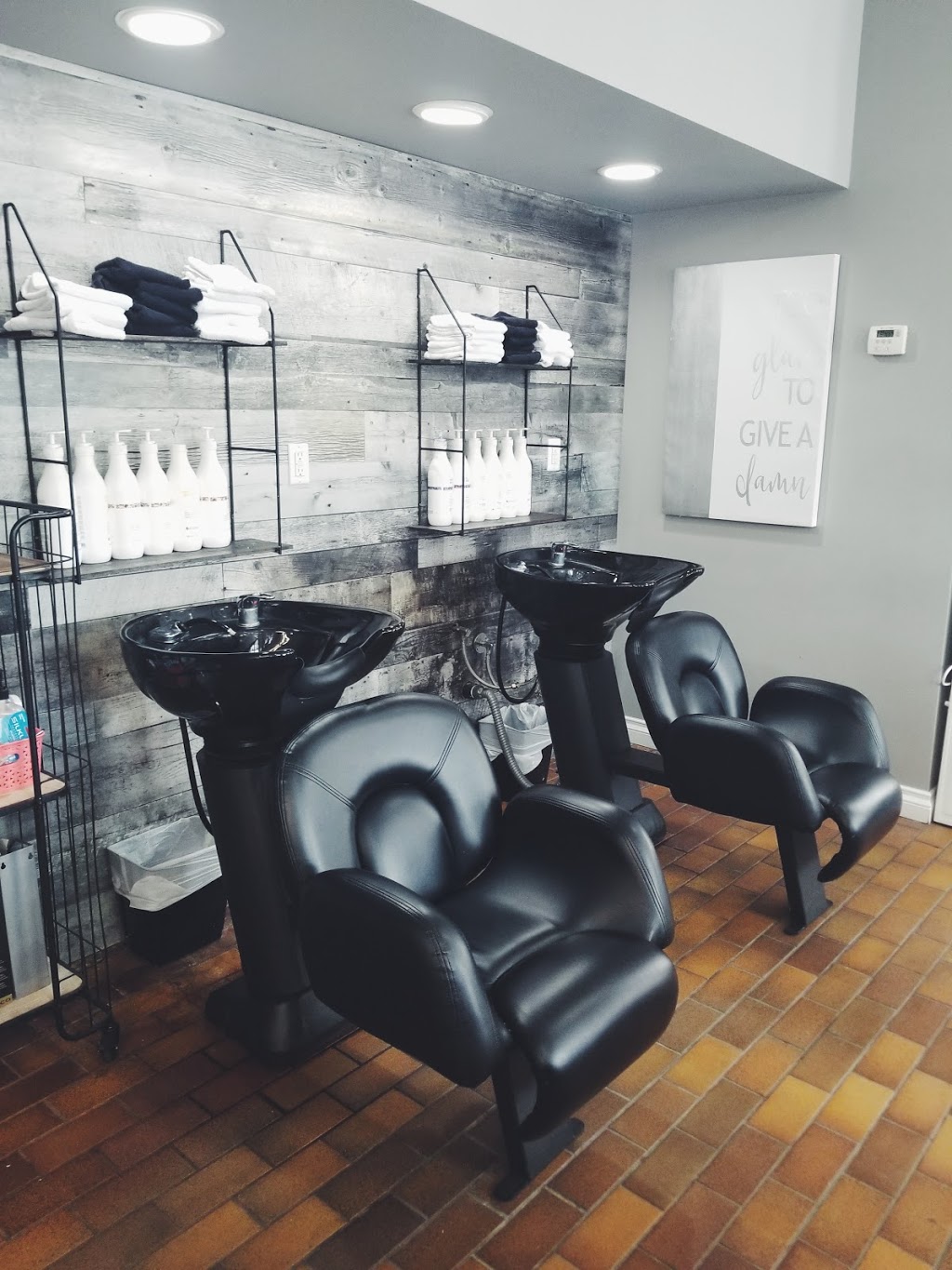 Shear Beauty | 39 Colborne St S, Simcoe, ON N3Y 4H2, Canada | Phone: (226) 440-2940