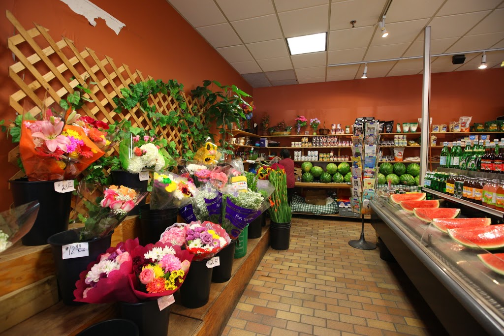 Sues Thornhill Fruit Market Ltd | 7241 Bathurst St, Thornhill, ON L4J 3W1, Canada | Phone: (905) 731-2132