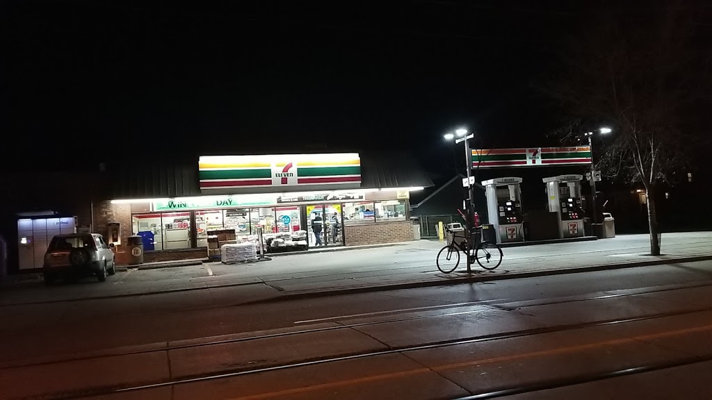 7-Eleven | 883 Dundas St W, Toronto, ON M6J 1V8, Canada | Phone: (416) 362-0450