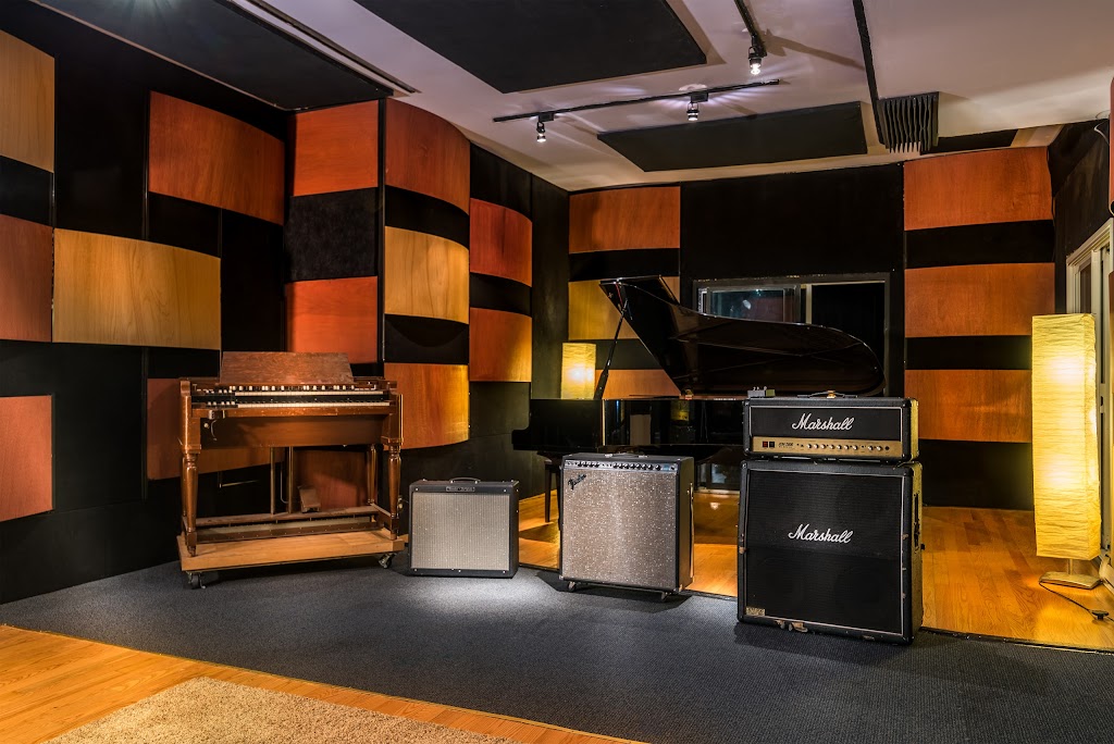 Planet Studios | 6555 Av. Papineau, Montréal, QC H2G 2X3, Canada | Phone: (514) 728-4449