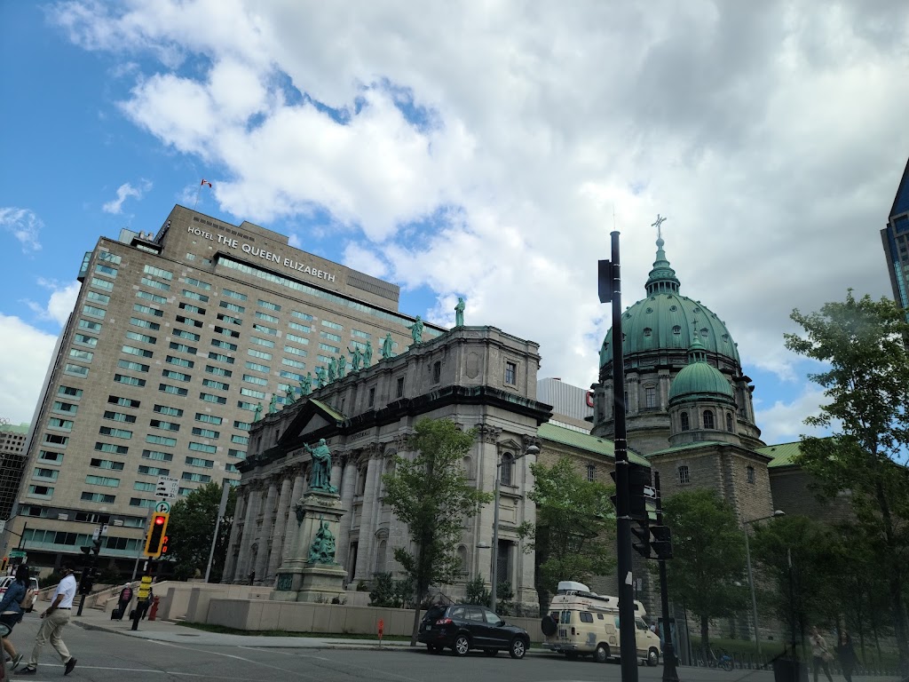 Mary, Queen of the World Cathedral | 1085 Rue de la Cathédrale, Montréal, QC H3B 2V3, Canada | Phone: (514) 866-1661