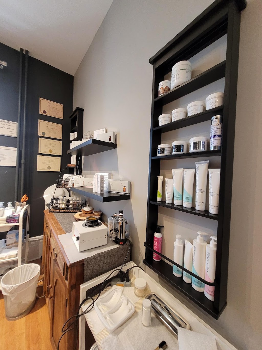 Studio Desthétique Passionata | 233 Bd Sainte-Rose local 202, Laval, QC H7L 1L7, Canada | Phone: (514) 836-7828