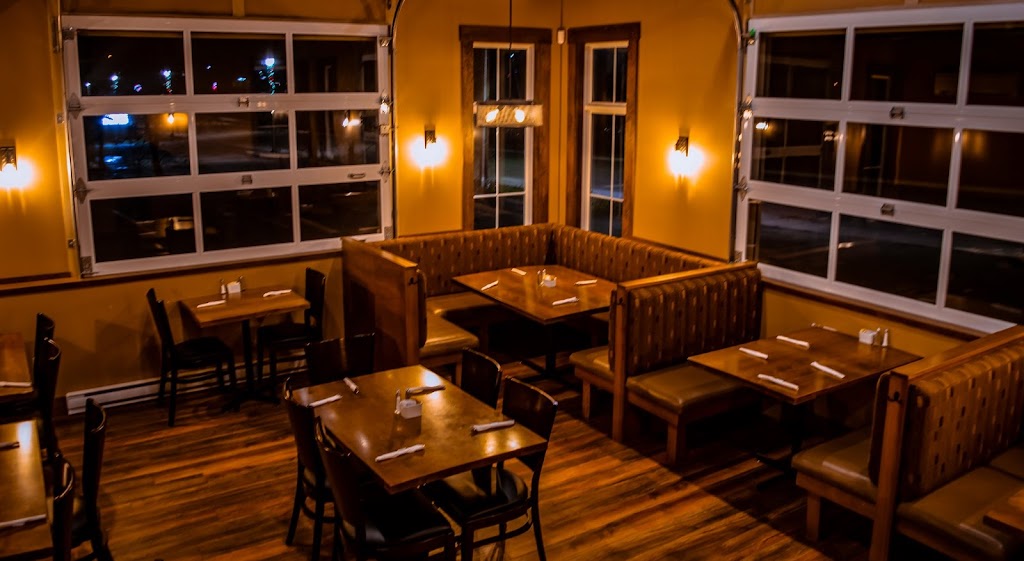 Red Brick Pub & Eatery | 43 Railway Crescent, Hampton, NB E5N 5L2, Canada | Phone: (506) 832-2769