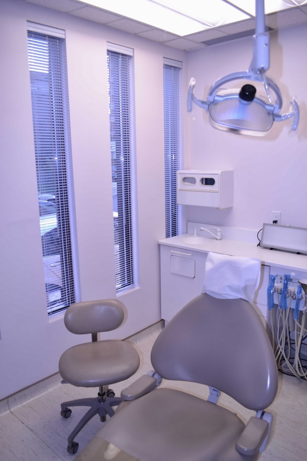 Pape Dental Ctr | 759 Pape Ave, Toronto, ON M4K 3T2, Canada | Phone: (416) 465-3111