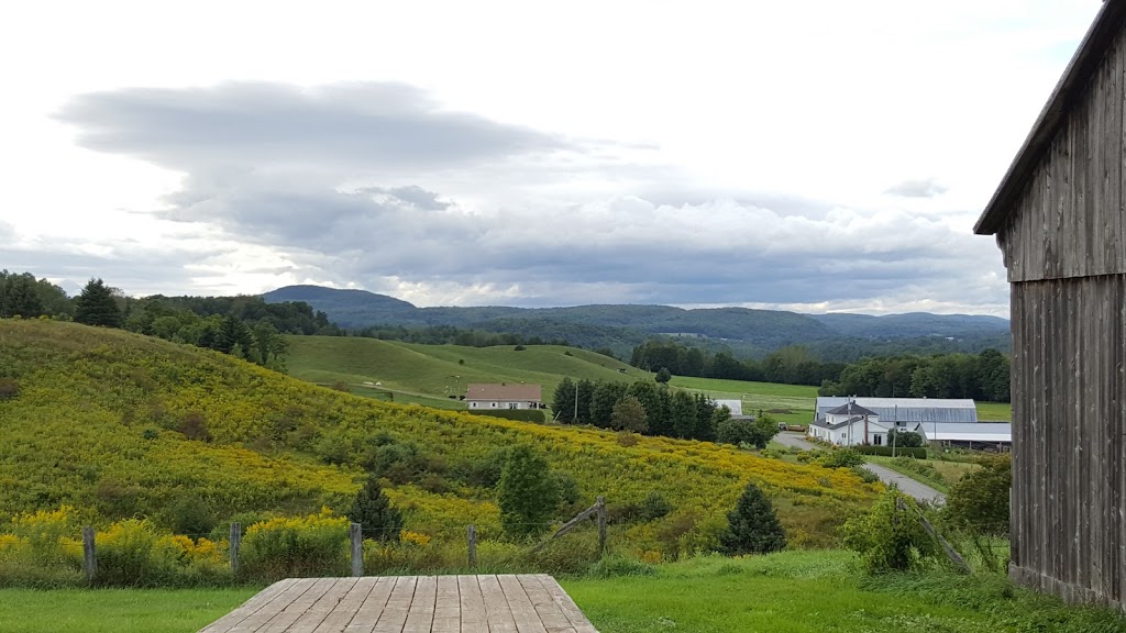 Ferme des Arpents roses | 1200 Rang Saint Albert, Sainte-Mélanie, QC J0K 3A0, Canada | Phone: (450) 758-0687