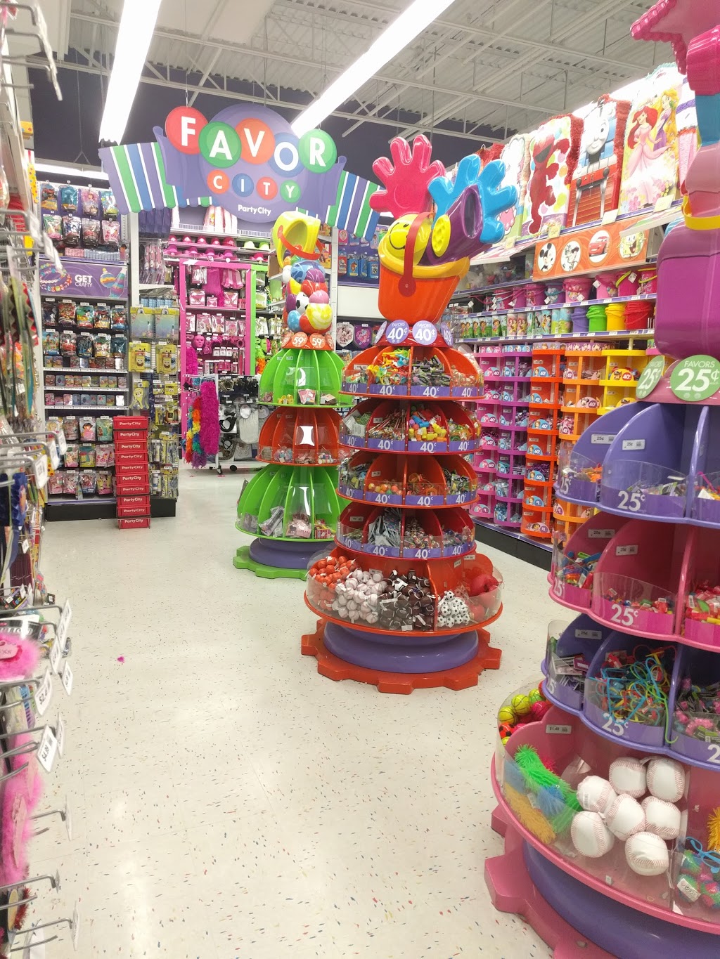 Party City | 17725 Yonge St, Newmarket, ON L3Y 7C1, Canada | Phone: (905) 830-9446