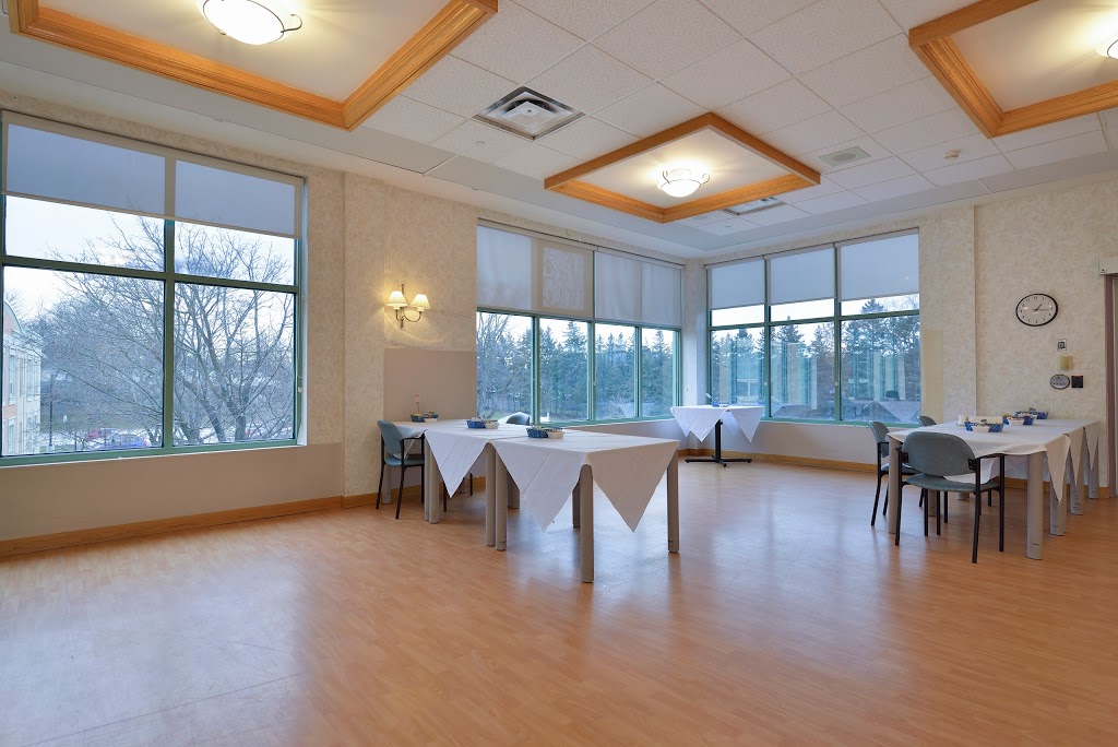 Newmarket Health Centre | 194 Eagle St, Newmarket, ON L3Y 1J6, Canada | Phone: (866) 967-5582