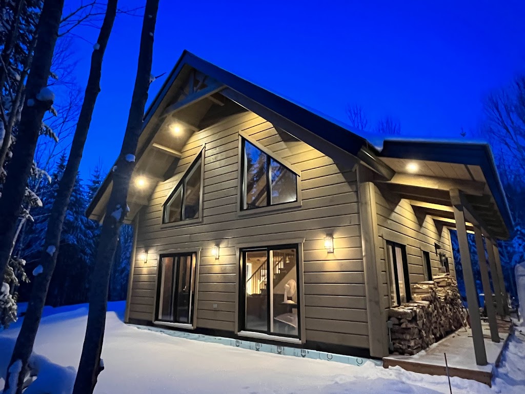 Repaire des bouleaux - Chalet | 31 Chem. des Bouleaux, Petite-Rivière-Saint-François, QC G0A 4J0, Canada | Phone: (581) 983-2634