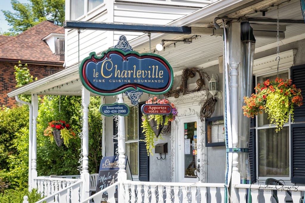 le Charleville | 197 Avenue Saint Charles, Vaudreuil-Dorion, QC J7V 2L4, Canada | Phone: (450) 424-2990