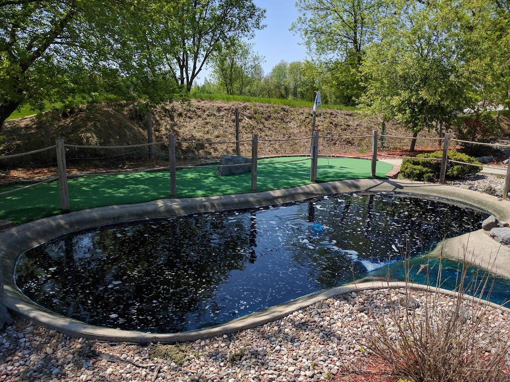 Mer Bleue Miniputt | 3708 Navan Rd, Navan, ON K4B 1H9, Canada | Phone: (613) 824-7900