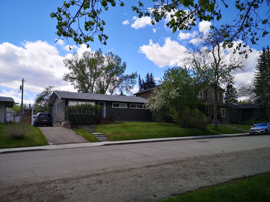 A@Home-Guest House | 17 Meadowview Rd SW, Calgary, AB T2V 1V9, Canada | Phone: (403) 970-2234