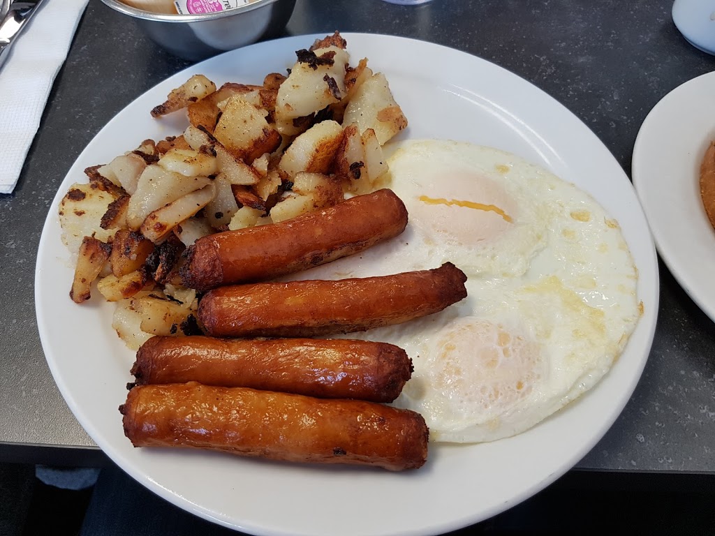 Louies Diner | 466 Steeles Ave E, Milton, ON L9T 3P7, Canada | Phone: (905) 693-0404