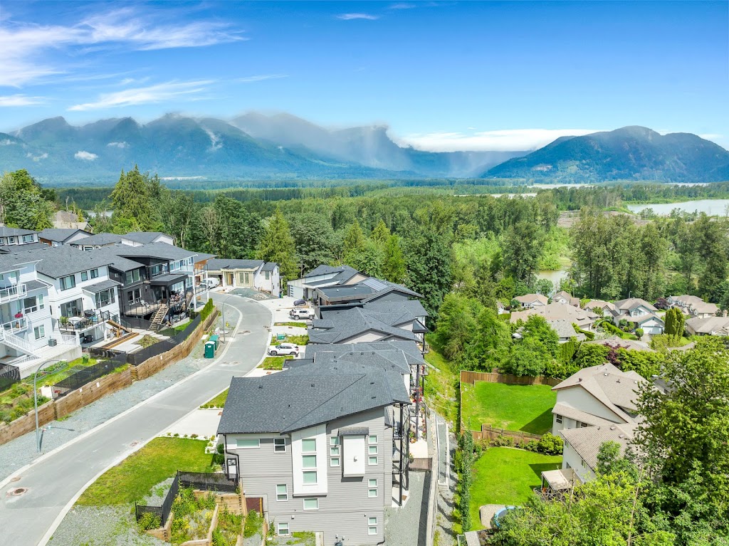 Osprey Ridge Chilliwack | 43998 Chilliwack Mountain Rd, Chilliwack, BC V2R 4A1, Canada | Phone: (604) 791-1870