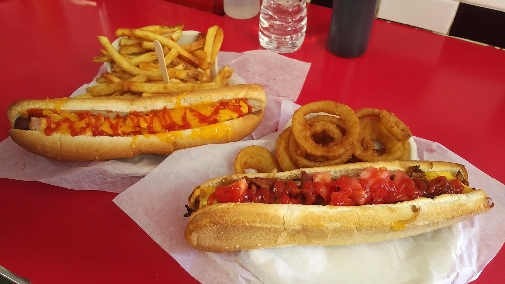 Easterbrooks Hotdog Stand | 694 Spring Gardens Rd, Burlington, ON L7T 1J3, Canada | Phone: (905) 527-9679