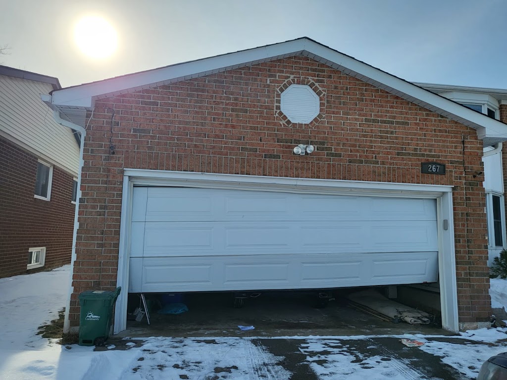 AP Garage Doors Repairs | 28 Ironbark Ct, Maple, ON L6A 4C8, Canada | Phone: (647) 982-2205