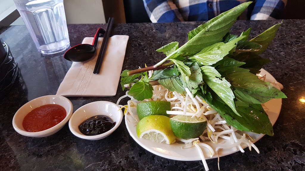 Pho Huong Viet | 3855 17 Ave SW, Calgary, AB T3C 1J7, Canada | Phone: (403) 686-3799