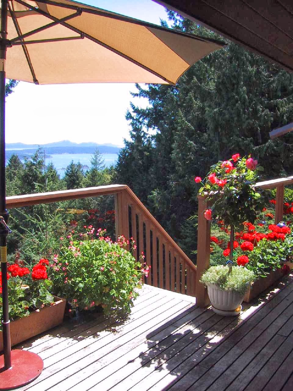 B&B Cedar House on the Hill | 125 David Crescent, Salt Spring Island, BC V8K 2H4, Canada | Phone: (250) 538-1766