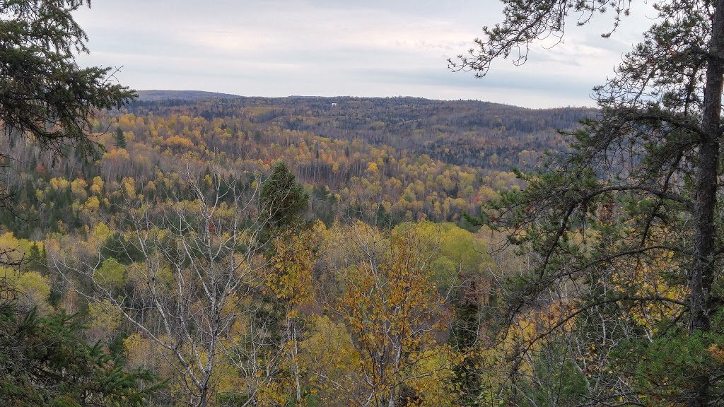 Chalet Magouell | 1801 Chemin du Lac Long, Sainte-Émélie-de-lÉnergie, QC J0K 2K0, Canada | Phone: (514) 207-9511