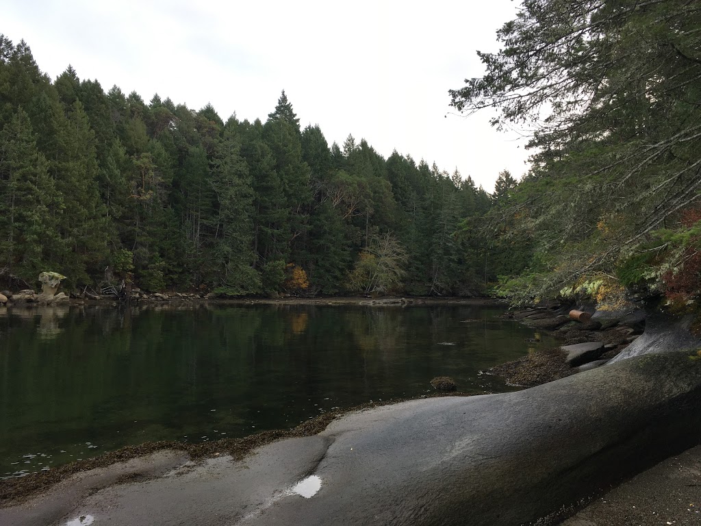 Descanso Bay Regional Park | 595 Taylor Bay Rd, Gabriola, BC V0R 1X1, Canada | Phone: (250) 247-8255