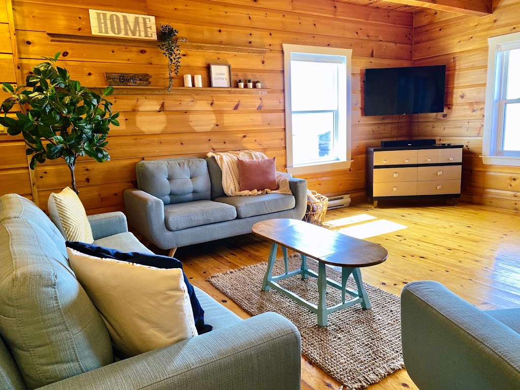 Knotty Pine Lodge Cheticamp | 14263 Cabot Trail, Chéticamp, NS B0E 1H0, Canada | Phone: (289) 821-8780