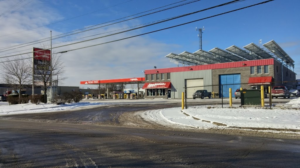 Petro-Pass Truck Stop | 349 Kenora Ave, Hamilton, ON L8E 2W2, Canada | Phone: (905) 561-4712