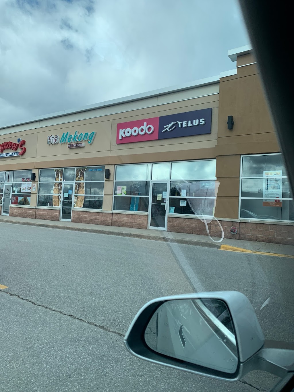 Koodo & TELUS | 555 Essa Rd Unit A8, Barrie, ON L4N 6A9, Canada | Phone: (705) 721-8777