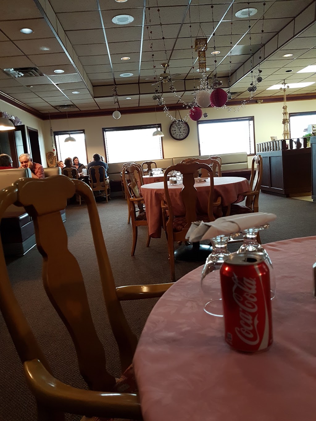 Highway Host Restaurant | 114 Railway Ave E, Rosetown, SK S0L 2V0, Canada | Phone: (306) 882-3220