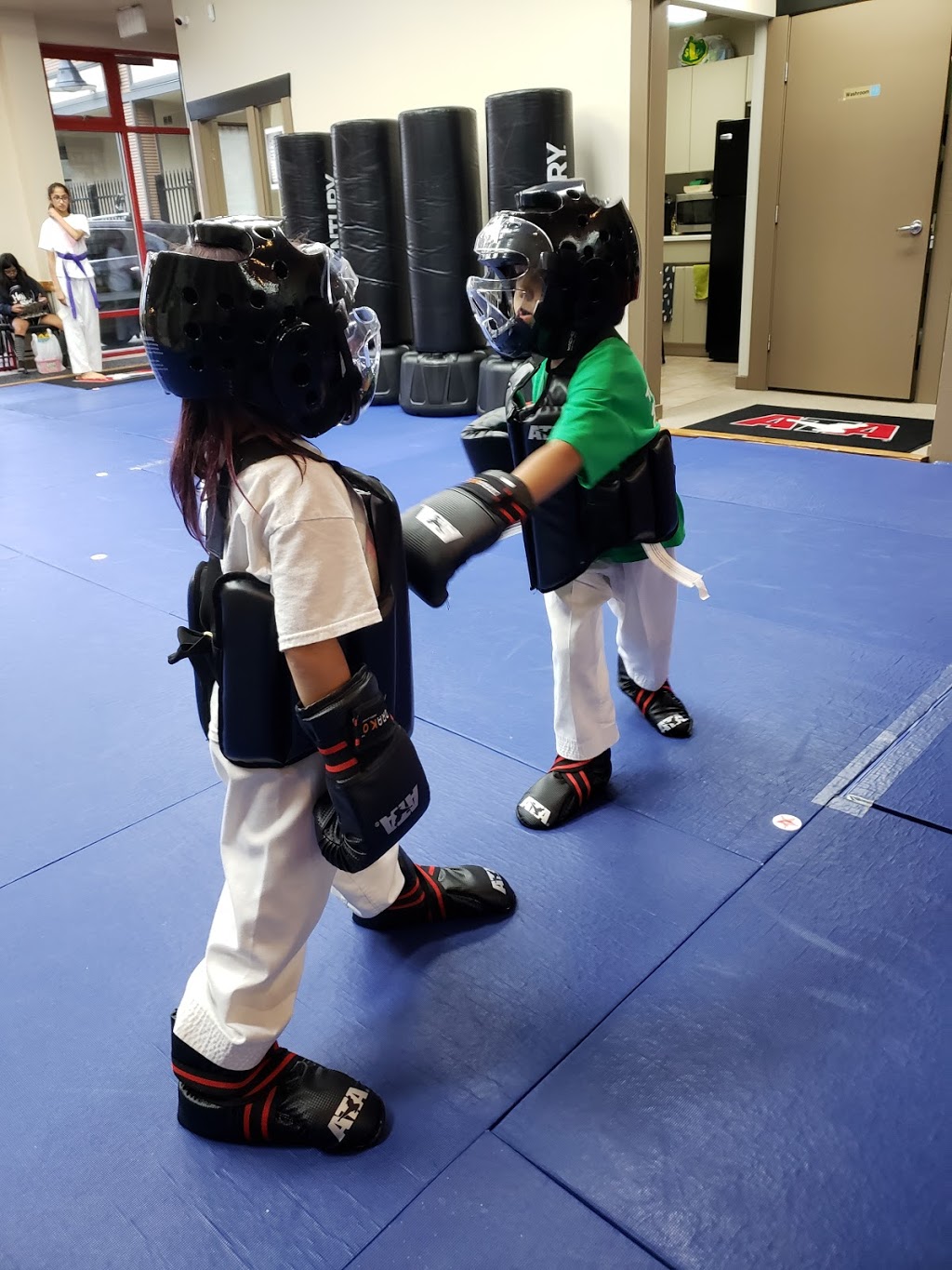 Fraser Heights Black Belt Academy | 10833 160 St # 607, Surrey, BC V4N 1P3, Canada | Phone: (604) 587-5425