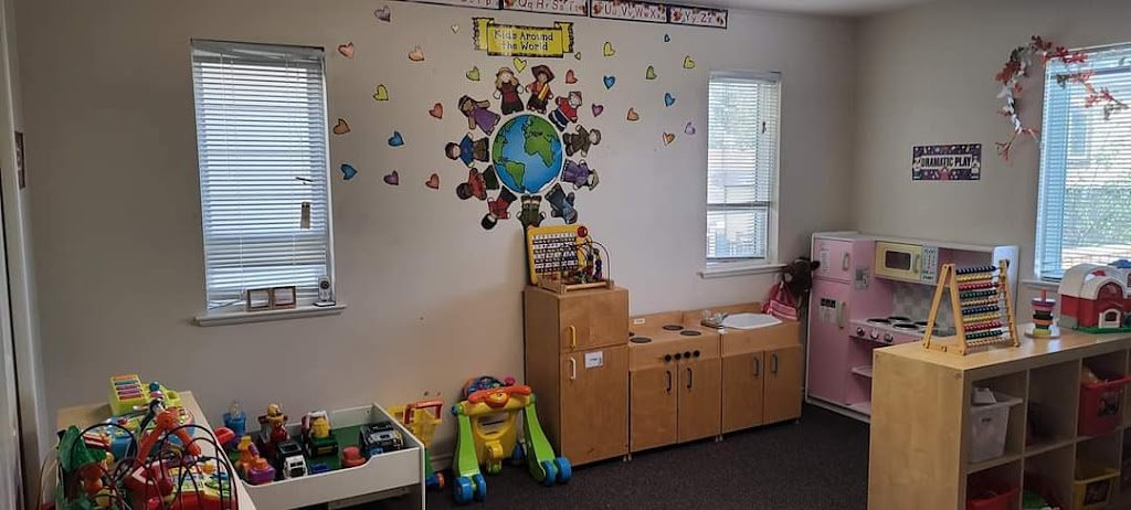 Moberly Childcare Centre | 1052 E 61st Ave, Vancouver, BC V5X 2C4, Canada | Phone: (778) 895-3185