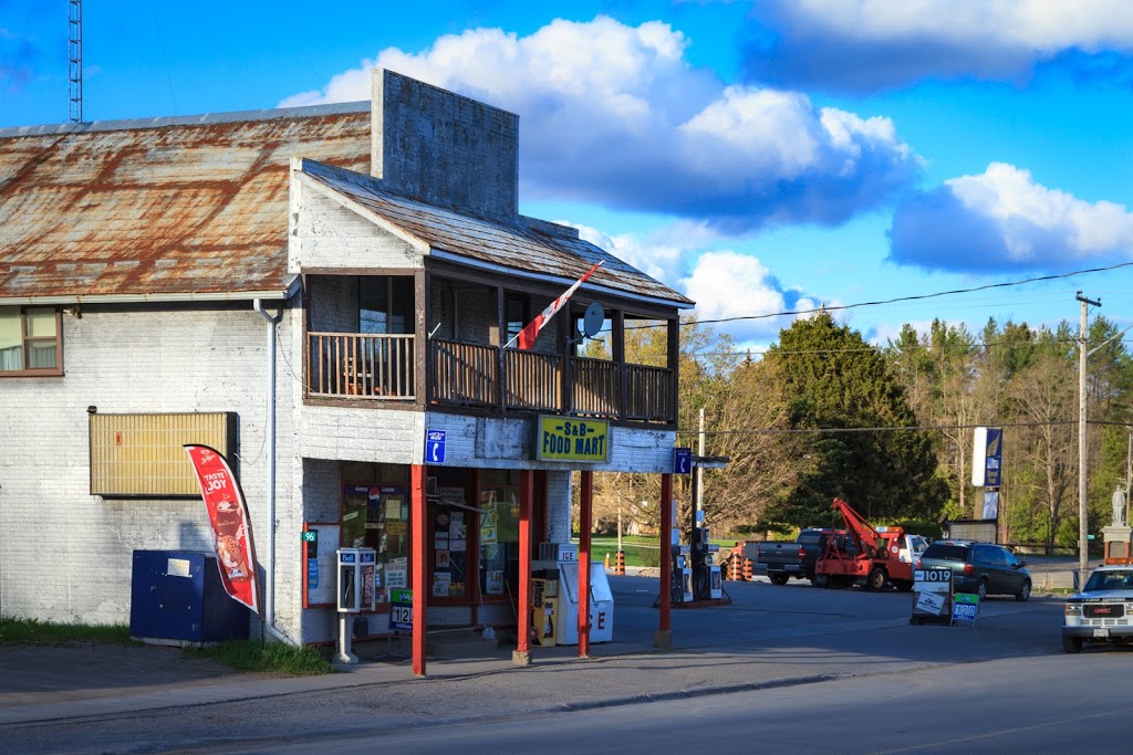 S & B Food Mart | 96 Mill St, Warsaw, ON K0L 3A0, Canada | Phone: (705) 652-8381